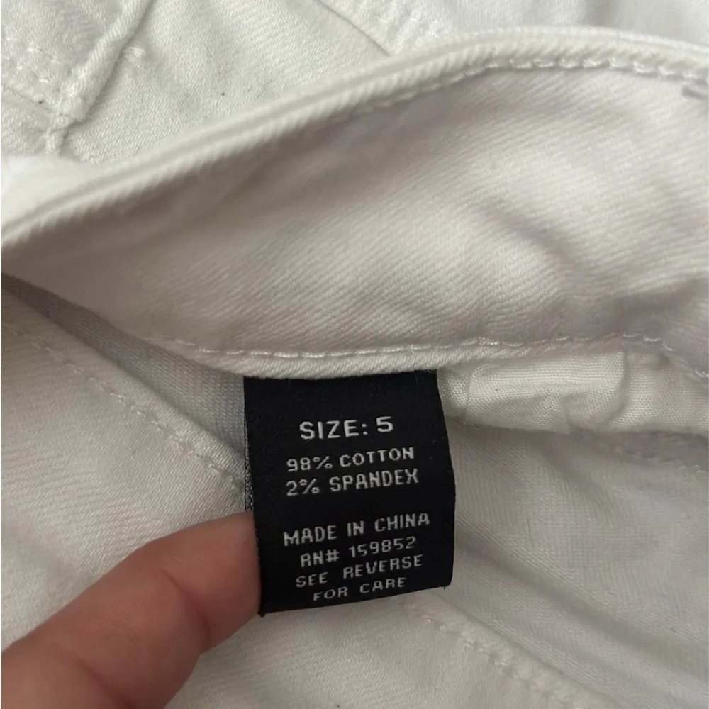 White high-waist denim shorts - Button Fly